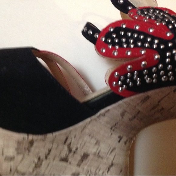 Where art meets fashion! Fun & Funky ALBA wedges! - Picture 5 of 8